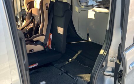 Toyota Roomy I, 2019 год, 1 300 000 рублей, 15 фотография