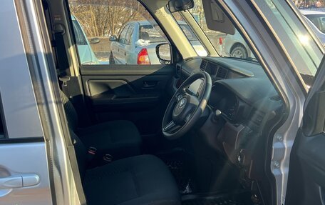 Toyota Roomy I, 2019 год, 1 300 000 рублей, 11 фотография