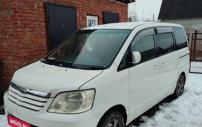 Toyota Noah III, 2004 год, 860 000 рублей, 1 фотография