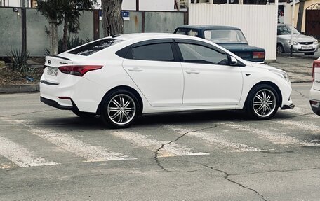 Hyundai Solaris II рестайлинг, 2018 год, 1 150 000 рублей, 7 фотография