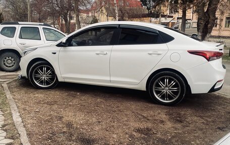 Hyundai Solaris II рестайлинг, 2018 год, 1 150 000 рублей, 5 фотография