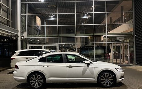 Volkswagen Passat B8 рестайлинг, 2019 год, 2 999 999 рублей, 4 фотография