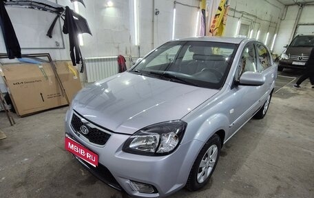 KIA Rio II, 2010 год, 850 000 рублей, 1 фотография