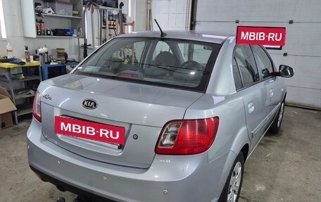 KIA Rio II, 2010 год, 850 000 рублей, 6 фотография