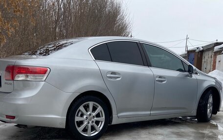 Toyota Avensis III рестайлинг, 2009 год, 1 050 000 рублей, 2 фотография