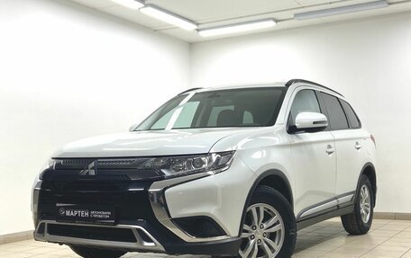 Mitsubishi Outlander III рестайлинг 3, 2022 год, 2 975 000 рублей, 7 фотография