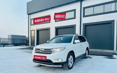 Toyota Highlander III, 2011 год, 2 529 000 рублей, 2 фотография