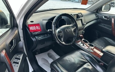 Toyota Highlander III, 2011 год, 2 529 000 рублей, 10 фотография