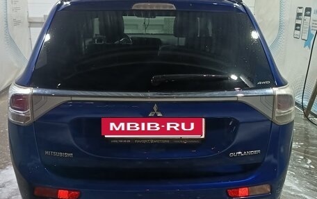 Mitsubishi Outlander III рестайлинг 3, 2013 год, 1 265 000 рублей, 4 фотография