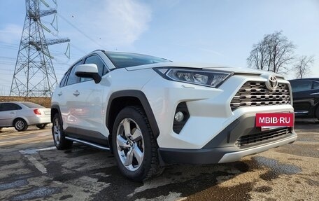 Toyota RAV4, 2021 год, 4 300 000 рублей, 4 фотография