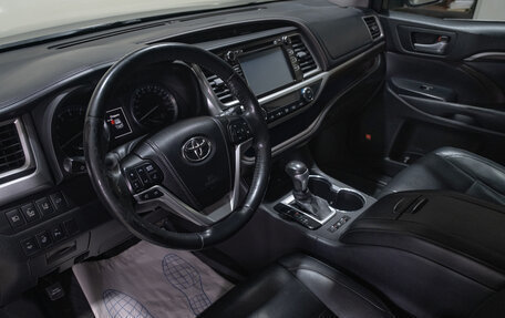 Toyota Highlander III, 2014 год, 2 839 000 рублей, 7 фотография