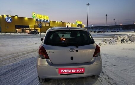 Toyota Vitz, 2010 год, 852 222 рублей, 11 фотография