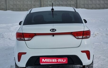 KIA Rio IV, 2018 год, 933 000 рублей, 6 фотография