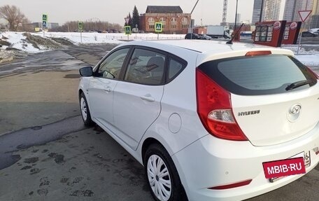 Hyundai Solaris II рестайлинг, 2015 год, 980 000 рублей, 4 фотография