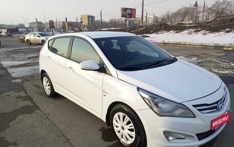 Hyundai Solaris II рестайлинг, 2015 год, 980 000 рублей, 2 фотография