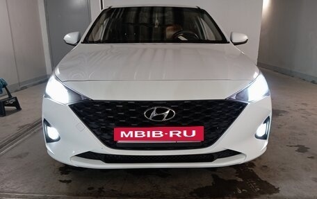 Hyundai Solaris II рестайлинг, 2021 год, 1 350 000 рублей, 9 фотография