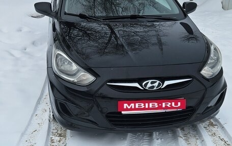 Hyundai Solaris II рестайлинг, 2011 год, 700 000 рублей, 3 фотография