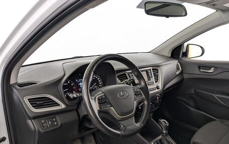 Hyundai Solaris II рестайлинг, 2019 год, 1 390 000 рублей, 16 фотография