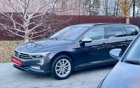 Volkswagen Passat B8 рестайлинг, 2019 год, 2 750 000 рублей, 6 фотография