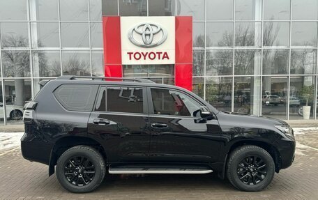 Toyota Land Cruiser Prado 150 рестайлинг 2, 2022 год, 6 750 000 рублей, 3 фотография