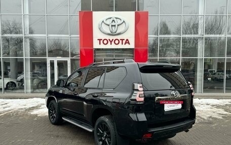 Toyota Land Cruiser Prado 150 рестайлинг 2, 2022 год, 6 750 000 рублей, 6 фотография