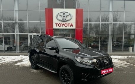 Toyota Land Cruiser Prado 150 рестайлинг 2, 2022 год, 6 750 000 рублей, 2 фотография