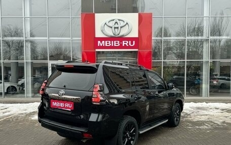 Toyota Land Cruiser Prado 150 рестайлинг 2, 2022 год, 6 750 000 рублей, 4 фотография