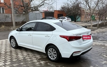 Hyundai Solaris II рестайлинг, 2018 год, 1 350 000 рублей, 3 фотография