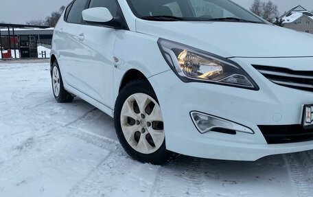 Hyundai Solaris II рестайлинг, 2014 год, 920 000 рублей, 2 фотография