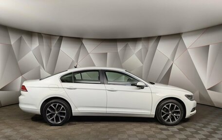 Volkswagen Passat B8 рестайлинг, 2019 год, 2 325 000 рублей, 6 фотография