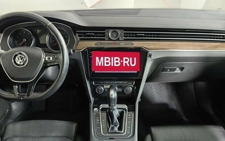 Volkswagen Passat B8 рестайлинг, 2019 год, 2 325 000 рублей, 11 фотография