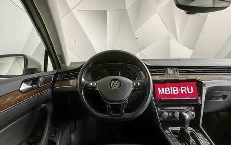 Volkswagen Passat B8 рестайлинг, 2019 год, 2 325 000 рублей, 14 фотография