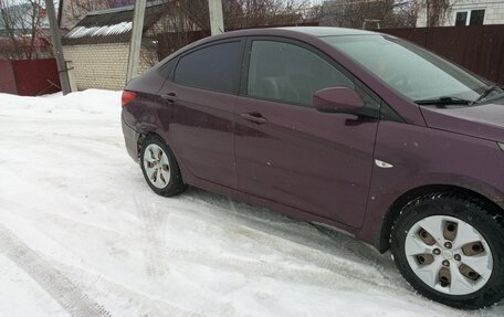 Hyundai Solaris II рестайлинг, 2011 год, 650 000 рублей, 4 фотография