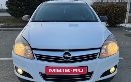 Opel Astra H, 2011 год, 835 000 рублей, 1 фотография