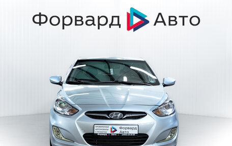 Hyundai Solaris II рестайлинг, 2012 год, 900 000 рублей, 2 фотография