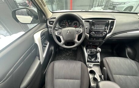 Mitsubishi Pajero Sport III рестайлинг, 2020 год, 2 575 000 рублей, 19 фотография