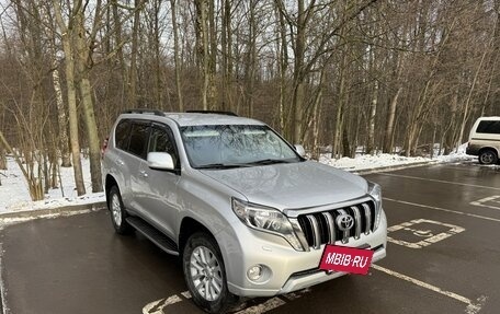 Toyota Land Cruiser Prado 150 рестайлинг 2, 2014 год, 3 790 000 рублей, 5 фотография