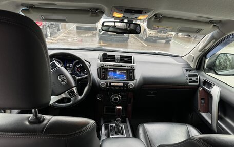 Toyota Land Cruiser Prado 150 рестайлинг 2, 2014 год, 3 790 000 рублей, 19 фотография