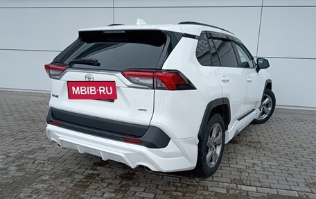 Toyota RAV4, 2020 год, 3 672 000 рублей, 5 фотография