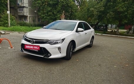 Toyota Camry, 2017 год, 2 750 000 рублей, 6 фотография