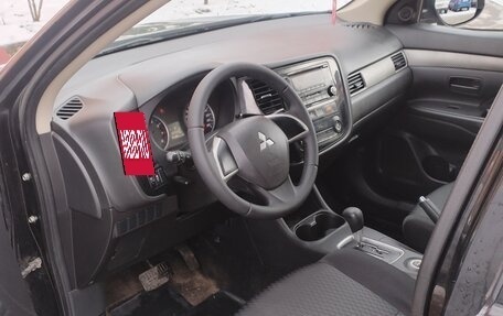 Mitsubishi Outlander III рестайлинг 3, 2014 год, 1 550 000 рублей, 7 фотография