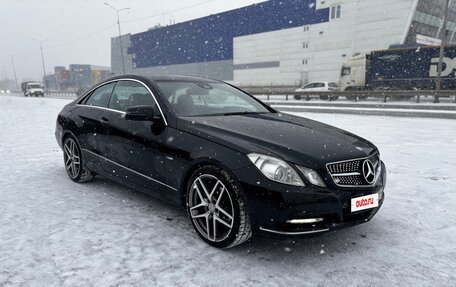 Mercedes-Benz E-Класс, 2011 год, 1 250 000 рублей, 3 фотография