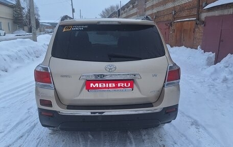 Toyota Highlander III, 2012 год, 2 450 000 рублей, 3 фотография