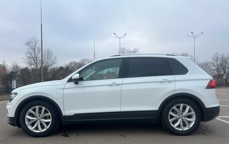 Volkswagen Tiguan II, 2018 год, 3 200 000 рублей, 2 фотография