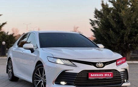 Toyota Camry, 2021 год, 3 090 000 рублей, 1 фотография