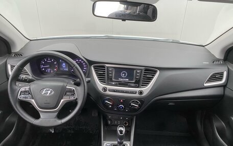 Hyundai Solaris II рестайлинг, 2017 год, 1 000 000 рублей, 11 фотография