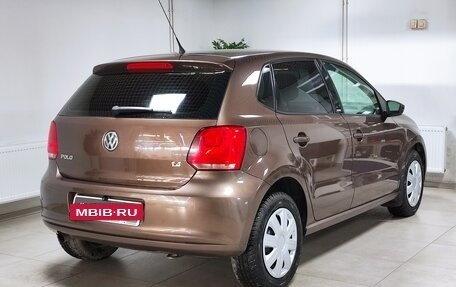 Volkswagen Polo VI (EU Market), 2011 год, 720 000 рублей, 2 фотография