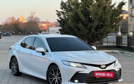 Toyota Camry, 2021 год, 3 090 000 рублей, 5 фотография