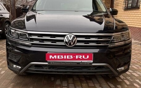 Volkswagen Tiguan II, 2019 год, 2 650 000 рублей, 3 фотография