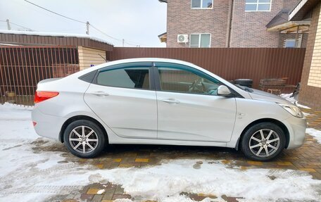 Hyundai Solaris II рестайлинг, 2013 год, 799 000 рублей, 2 фотография